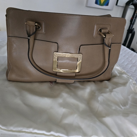 Roger Vivier EXCLUSIVE Small Retro Beige Satchel with Gold Buckle - Picture 2 of 15